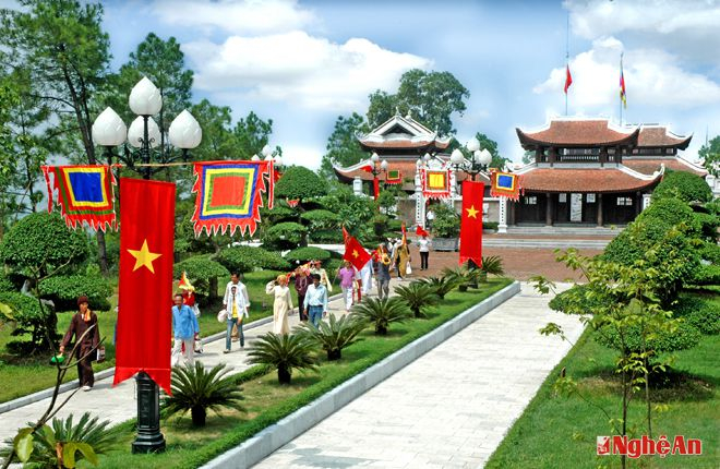 Đền thờ vua quang trung (ảnh: B&aacute;o Nghệ An).