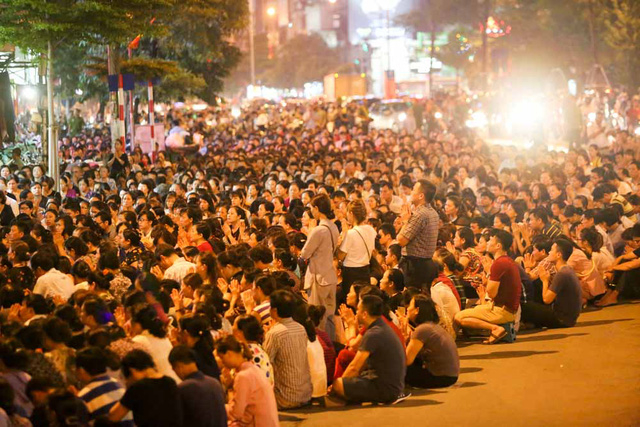 Cũng c&oacute; quan niệm rằm th&aacute;ng Bảy l&agrave; ng&agrave;y x&aacute; tội vong nh&acirc;n, c&uacute;ng ch&uacute;ng sinh, c&uacute;ng thức ăn cho những vong hồn chưa được si&ecirc;u tho&aacute;t, kh&ocirc;ng nơi nương tựa, kh&ocirc;ng người thờ c&uacute;ng.