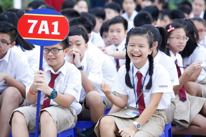 C&aacute;c em v&ocirc; c&ugrave;ng h&agrave;o hứng tại buổi Lễ khai giảng đầy s&ocirc;i động v&agrave; ấn tượng.