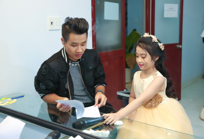 Nguy&ecirc;n Khang đa năng trong đ&ecirc;m chung kết Tuyệt đỉnh song ca nh&iacute;