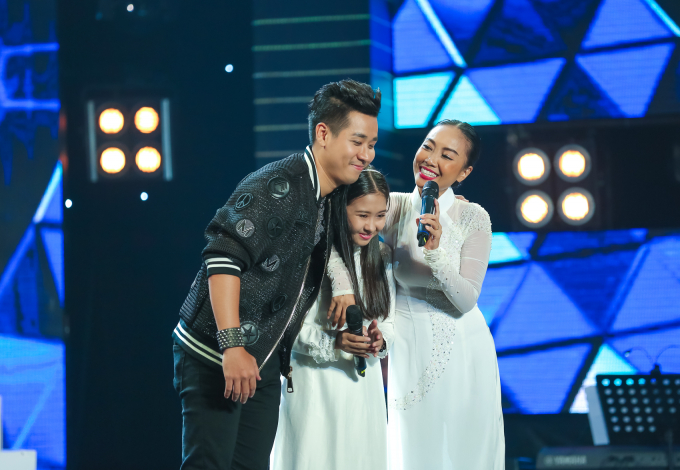 Nguy&ecirc;n Khang đa năng trong đ&ecirc;m chung kết Tuyệt đỉnh song ca nh&iacute;