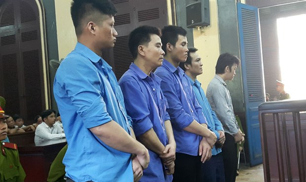 C&aacute;c bị c&aacute;o tại phi&ecirc;n t&ograve;a.