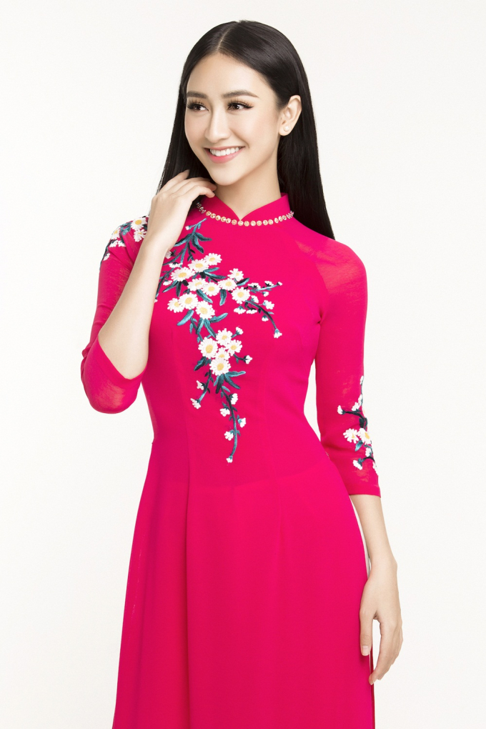 H&agrave; Thu cũng đang &ldquo;chạy đua&rdquo; với thời gian để ho&agrave;n thiện việc tập luyện, trau dồi kiến thức, kỹ năng v&agrave; chuẩn bị trang phục để c&oacute; thể đồng h&agrave;nh gần một th&aacute;ng trời tại Philippines.