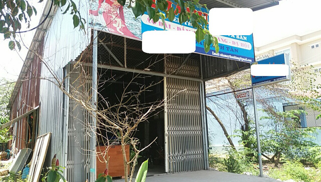 Căn nh&agrave; ngh&egrave;o n&agrave;n của chị L. hơn 2 th&aacute;ng qua vắng b&oacute;ng tiếng cười