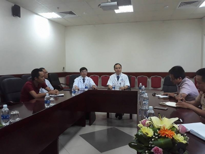 L&atilde;nh đạo Bệnh viện T.Ư Huế đ&atilde; c&oacute; buổi l&agrave;m việc v&agrave; th&ocirc;ng tin với B&aacute;o ch&iacute; về vụ việc.