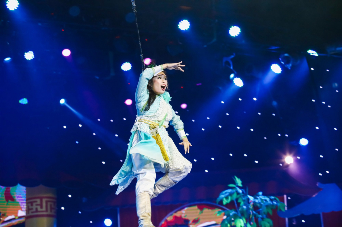 Kim Tử Long: T&ocirc;i vẫn phải đi h&aacute;t trong ng&agrave;y đ&aacute;m tang mẹ