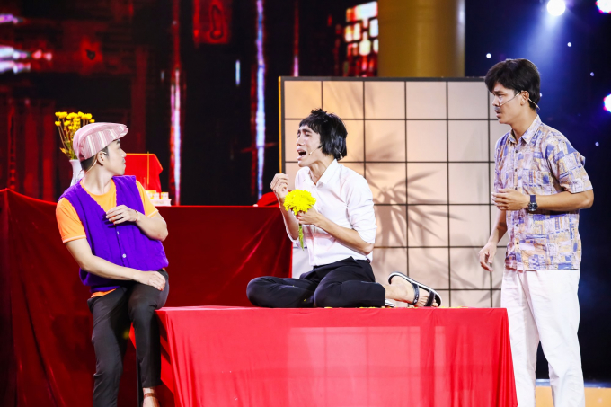 Kim Tử Long: T&ocirc;i vẫn phải đi h&aacute;t trong ng&agrave;y đ&aacute;m tang mẹ