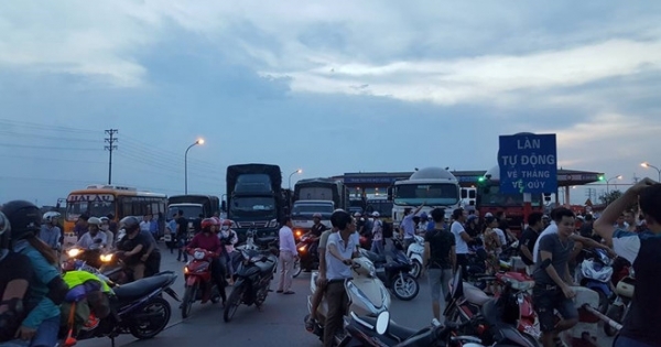 Trạm thu phí quốc lộ 5 đang “lươn lẹo”?