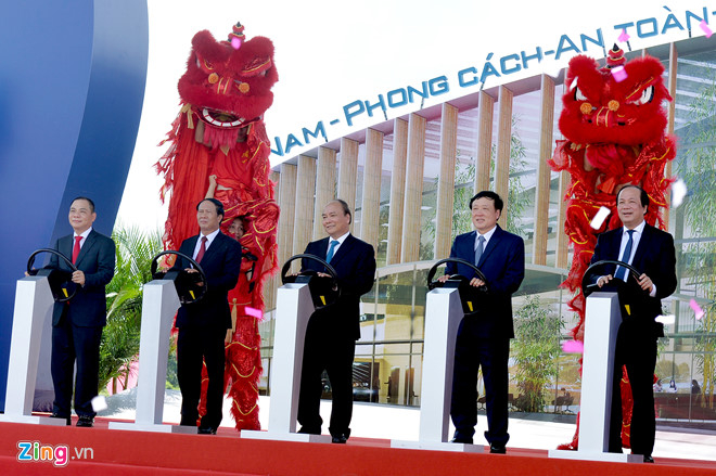 Với việc khởi c&ocirc;ng nh&agrave; m&aacute;y sản xuất &ocirc;t&ocirc; đầu ti&ecirc;n, Vingroup đặt mục ti&ecirc;u trở th&agrave;nh nh&agrave; sản xuất &ocirc;t&ocirc; h&agrave;ng đầu Đ&ocirc;ng Nam &Aacute;. (Ảnh: Zing.vn)