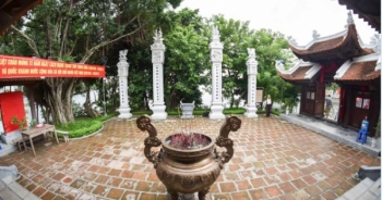 Cận cảnh ngôi đền mới được phục dựng trên mặt hồ Trúc Bạch