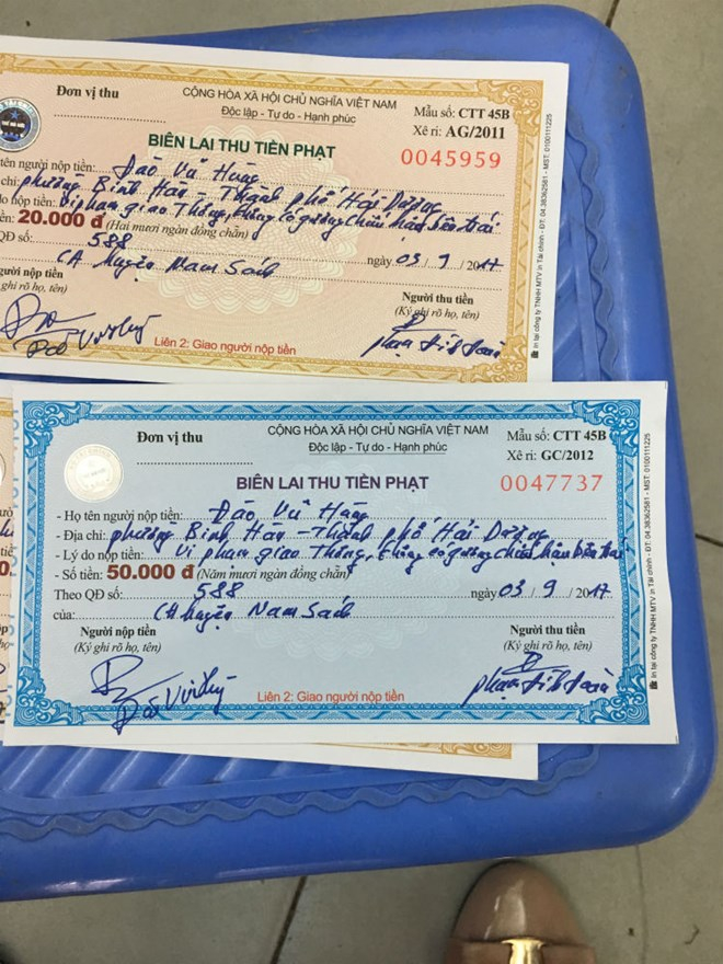 Bi&ecirc;n lai thu tiền phạt do anh Hùng cung cấp.