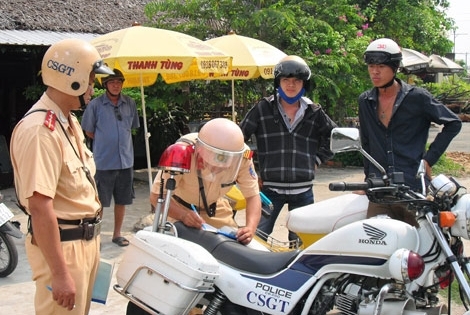 Hải Dương: CSGT sử dụng biên lai “không dấu” để thu tiền phạt