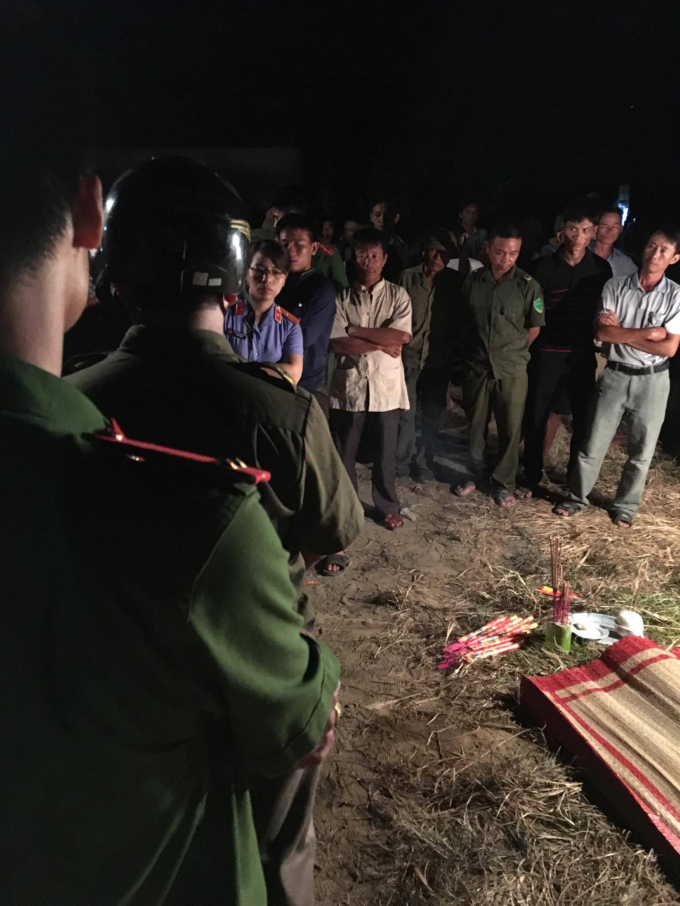 Hiện trường nơi ph&aacute;t hiện thi thể b&eacute; trai.