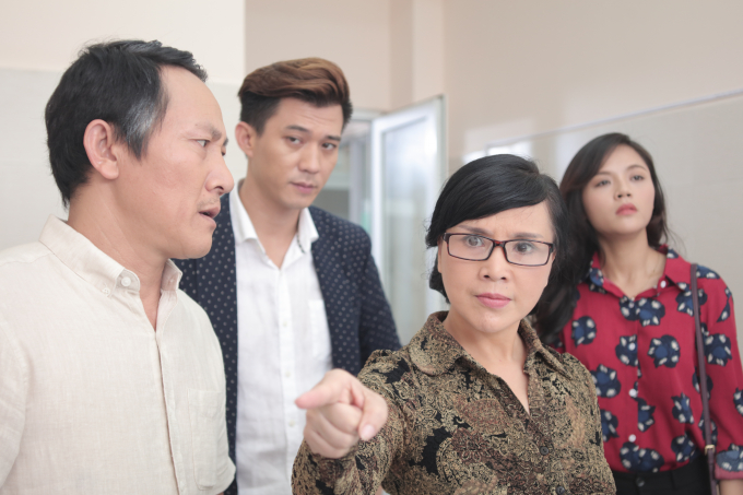 NSND Lan Hương, diễn vi&ecirc;n Mạnh Trường kh&aacute;c lạ trong h&igrave;nh ảnh mới của phim