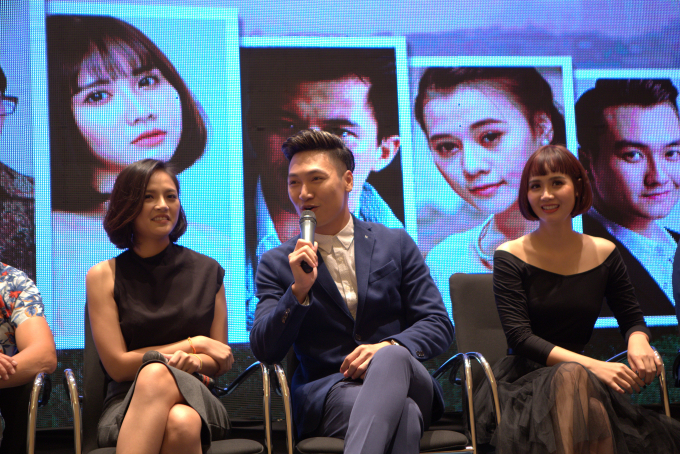 NSND Lan Hương, diễn vi&ecirc;n Mạnh Trường kh&aacute;c lạ trong h&igrave;nh ảnh mới của phim