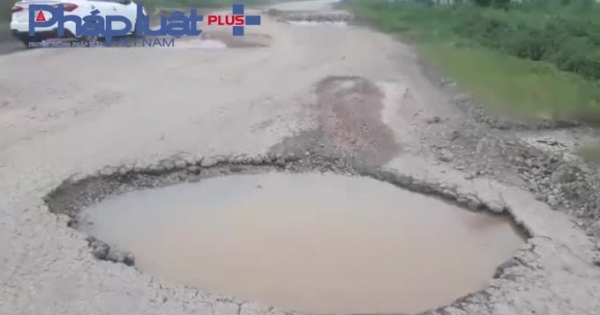 Đường gom Cao tốc Hà Nội - Bắc Giang xuống cấp: Chủ đầu tư đổ lỗi tại xe tải chạy nhiều