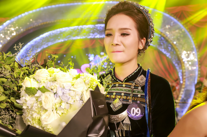 C&ocirc; g&aacute;i xinh như Hoa hậu v&agrave;o chung kết xếp hạng sao mai 2017 d&ograve;ng th&iacute;nh ph&ograve;ng