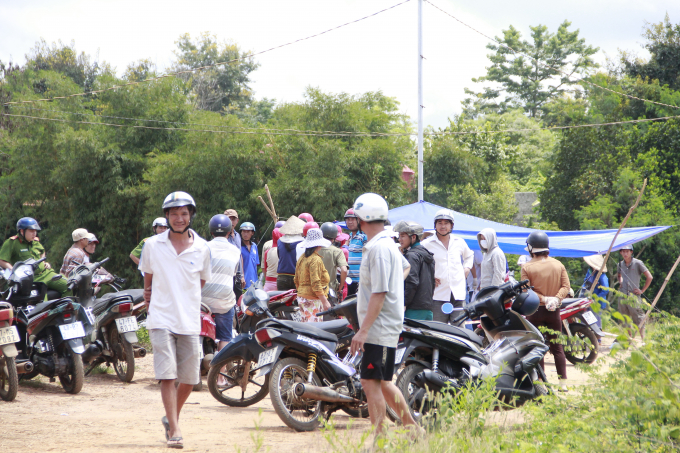Cơ quan chức năng đang kh&aacute;m nghiệm hiện trường.