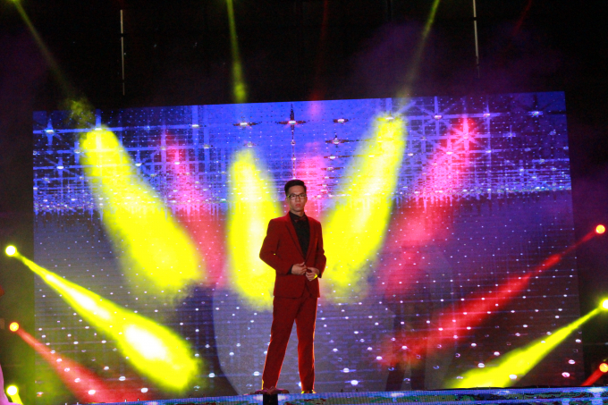 Trịnh Minh Tuấn &ndash; lớp 12 H&oacute;a 1 l&agrave; chủ nh&acirc;n của rất nhiều giải thưởng c&aacute;c m&ocirc;n khối Tự nhi&ecirc;n.