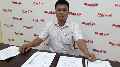 Anh Việt bức x&uacute;c tr&igrave;nh b&agrave;y với &nbsp;B&aacute;o Ph&aacute;p luật Việt Nam.