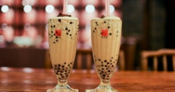 Tranh cãi quanh ly trà sữa và giới trẻ