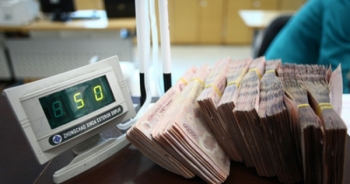 Chính phủ yêu cầu tiếp tục giảm 0,5% lãi suất cho vay