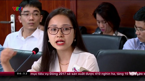 H&igrave;nh ảnh xinh đẹp của Ph&oacute; Tổng BOT trong b&agrave;i ph&aacute;t biểu s&aacute;ng nay tr&ecirc;n VTV1.