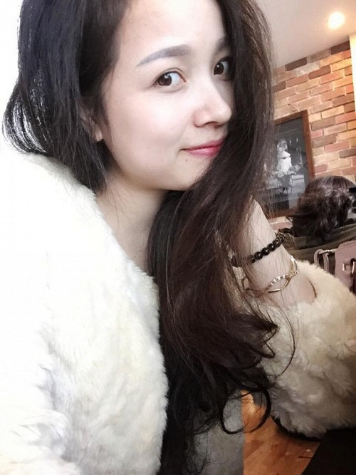 Cũng th&iacute;ch selfie như nhiều c&ocirc; n&agrave;ng 9x kh&aacute;c!