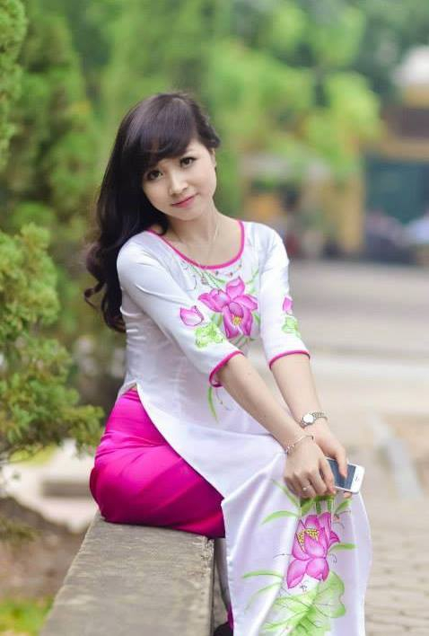 Vẻ đẹp dịu d&agrave;ng, đằm thắm của c&ocirc; n&agrave;ng khi chụp ảnh kỉ yếu 3 năm trước.