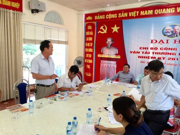 &Ocirc;ng Vũ Trọng Long Trưởng ban KT của HH ph&aacute;t biểu.