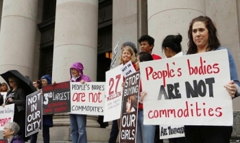 Làm trò bỉ ổi với bé gái,cụ già 102 tuổi lĩnh án