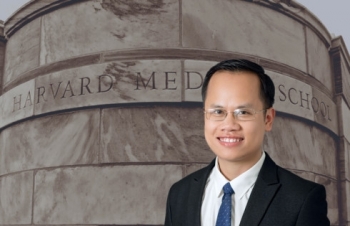 Bác sĩ từ Mỹ về Việt Nam: Tôi muốn được chữa bệnh cho người Việt