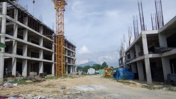 Hai khối nh&agrave; E1 v&agrave; E2 dừng thi c&ocirc;ng trong khoảng 2 th&aacute;ng nay.