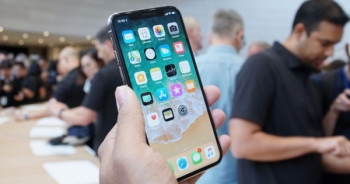 Nhìn lại những lần iPhone về Việt Nam với giá "trên trời"