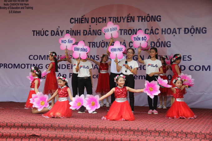 Nam Đ&agrave;n (Nghệ An): Trường THCS Kim Li&ecirc;n tổ chức hoạt động truyền th&ocirc;ng về b&igrave;nh đẳng giới trong nh&agrave; trường