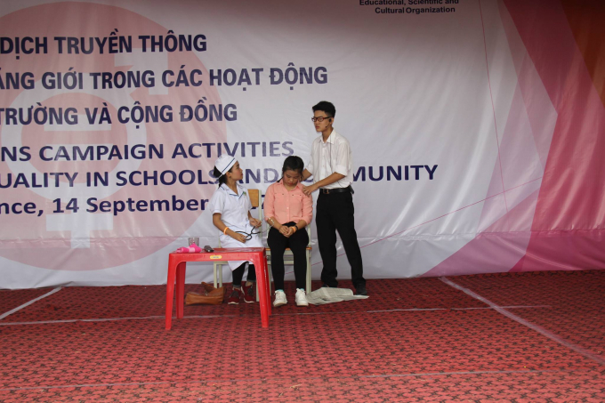 &nbsp;Nhiều vở kịch ngắn được c&aacute;c em d&agrave;n dựng c&ocirc;ng phu tỉ mỉ đ&atilde; l&agrave;m cho buổi truyền th&ocirc;ng hết sức hấp dẫn, bổ &iacute;ch v&agrave; l&iacute; th&uacute;.