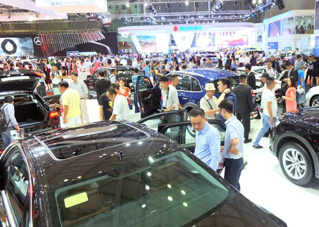 Kinh tế 24h: Gi&aacute; v&agrave;ng SJC giảm mạnh, ti&ecirc;u thụ &ocirc; t&ocirc; tăng nhẹ trở lại