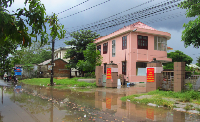 Cơ sở cai nghiện đặt tại giữa khu d&acirc;n cư đ&ocirc;ng đ&uacute;c v&agrave; đặc biệt chỉ c&aacute;ch Trường THCS Hiếu Giang chưa đầy 100m.