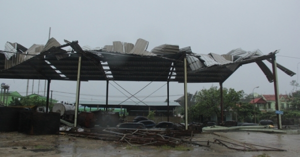 Bão số 10 ở Quảng Trị: Nước lũ chia cắt nhiều vùng