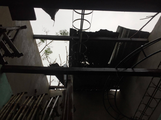 Nhiều nh&agrave; của người d&acirc;n bị hư hỏng nặng.