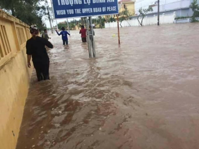 Nam Định: Ảnh hưởng b&atilde;o số 10, một số huyện bị c&ocirc; lập do mưa lớn