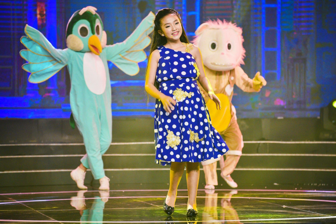 Con g&aacute;i nghệ sĩ Cẩm Hiền được bố dượng thương y&ecirc;u như con g&aacute;i ruột