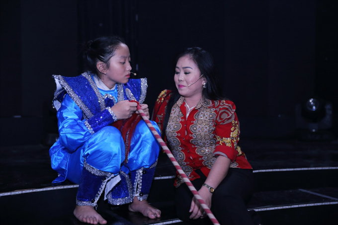 Con g&aacute;i nghệ sĩ Cẩm Hiền được bố dượng thương y&ecirc;u như con g&aacute;i ruột