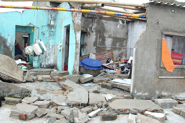 Miền Trung: B&atilde;o đi qua, nước mắt ở lại