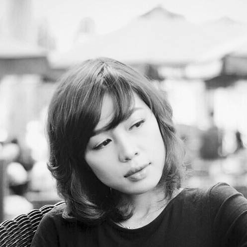 Phong c&aacute;ch văn chương của Linh L&ecirc; kh&aacute; ph&oacute;ng kho&aacute;ng, t&aacute;o bạo khi kh&ocirc;ng ngại đề cập đến những vấn đề n&oacute;ng về sex hay đề t&agrave;i đồng t&iacute;nh.