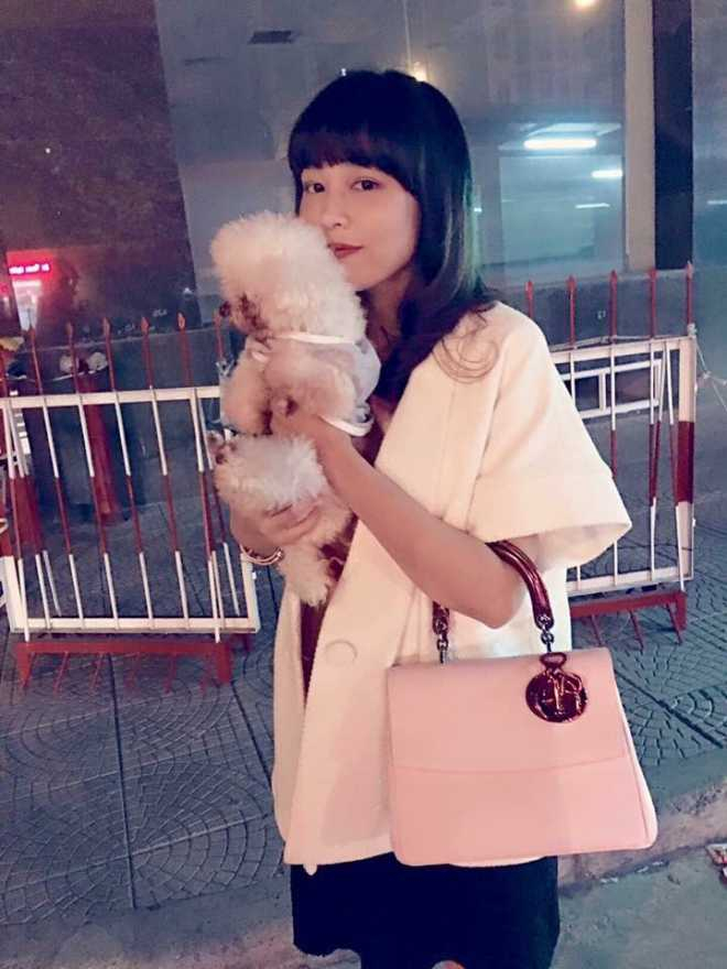 Gu thời trang của Linh L&ecirc; cũng rất đa dạng khi c&ocirc; li&ecirc;n tục c&oacute; sự thay đổi, kết hợp giữa truyền thống v&agrave; hiện đại.