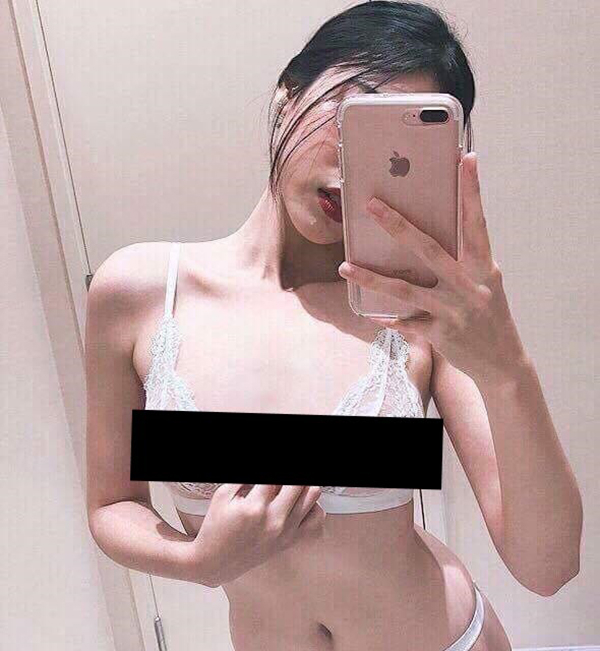 Rất dễ bị r&ograve; rỉ, vậy sao c&aacute;c c&ocirc; g&aacute;i vẫn th&iacute;ch chụp ảnh n&oacute;ng để