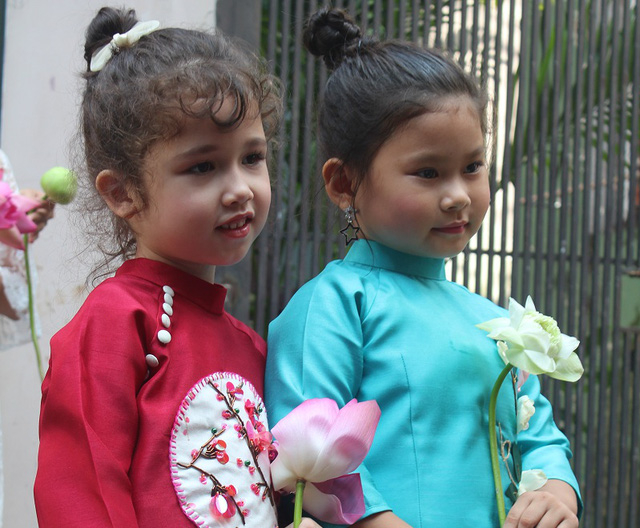 Mọi d&acirc;n tộc, m&agrave;u da ho&agrave;n to&agrave;n c&oacute; thể giao tiếp, hợp t&aacute;c với nhau m&agrave; kh&ocirc;ng cần phải đổi t&ecirc;n Ảnh minh họa: Ho&agrave;i Nam