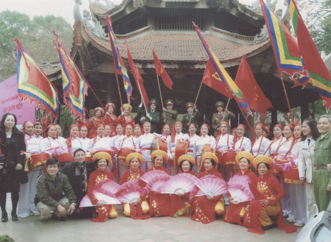 Hội vi&ecirc;n CLB tham gia văn nghệ Ng&agrave;y thơ Việt Nam năm 2016.