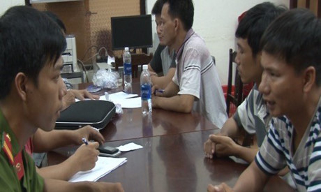 C&aacute;c đối tượng tại cơ quan c&ocirc;ng an.